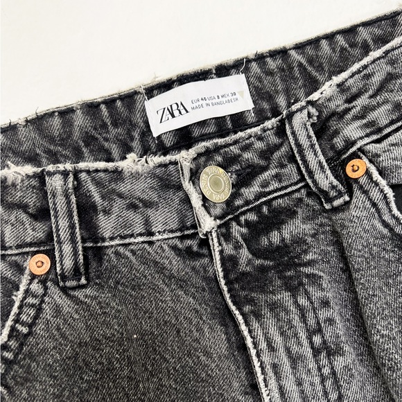 🍪 Zara Gray Denim Highrise Mom Jeans 🍪 - Picture 4 of 4